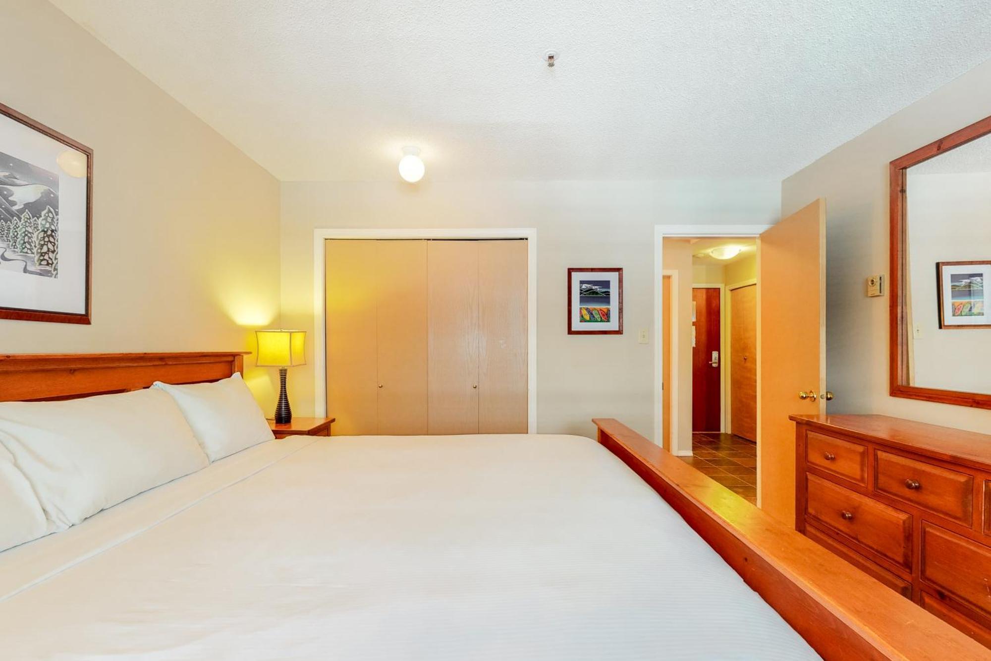 Glacier Lodge Уислър Стая снимка