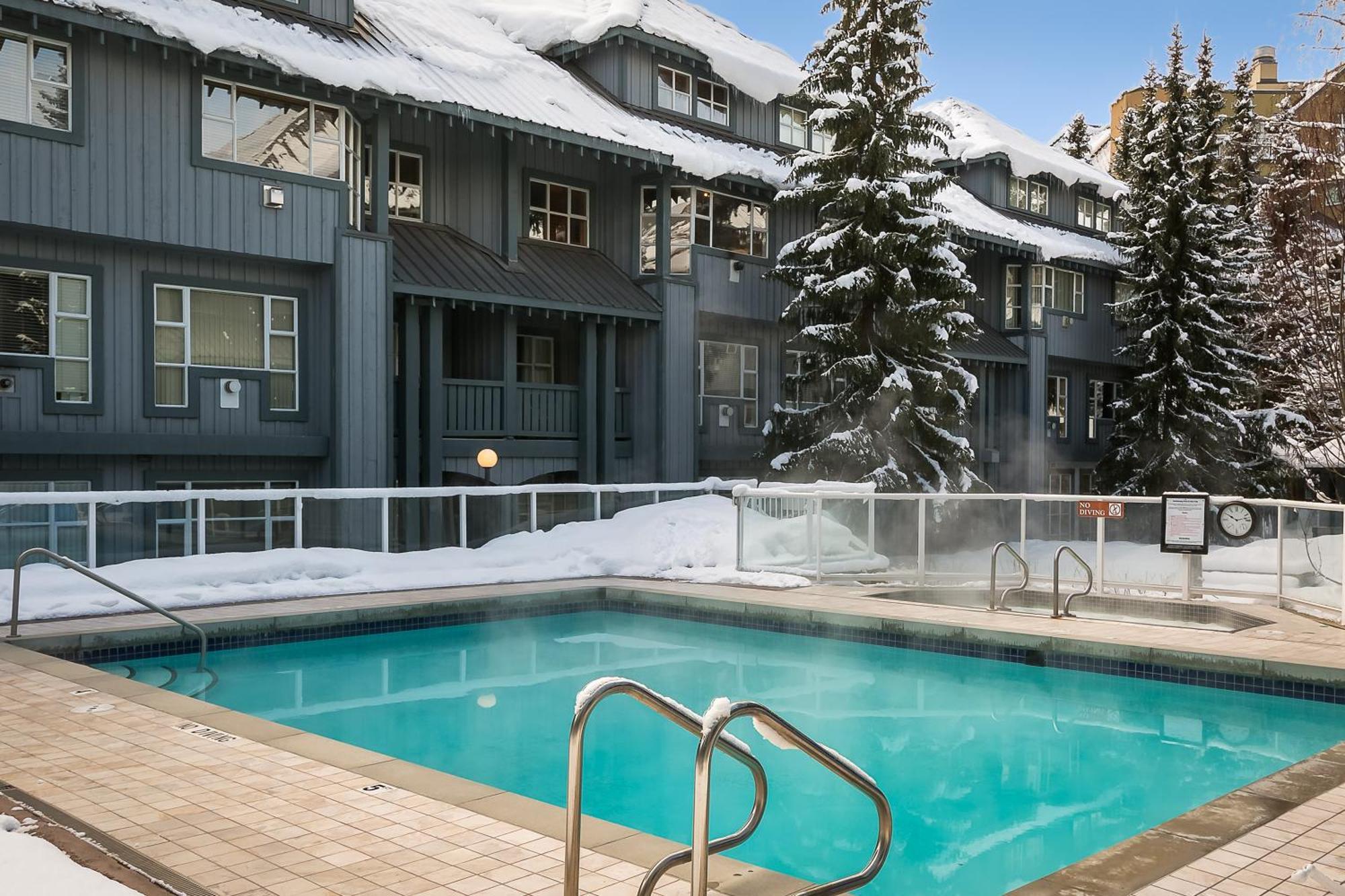 Glacier Lodge Уислър Стая снимка